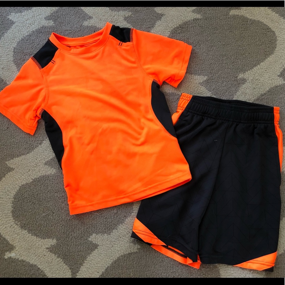 Boys Champion Dry (Dri) Fit shirt and shorts sz4-5